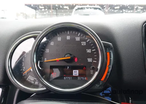 2019 Mini Countryman Cooper z USA, uszkodzony, nr VIN WMZYV5C55K3F58410